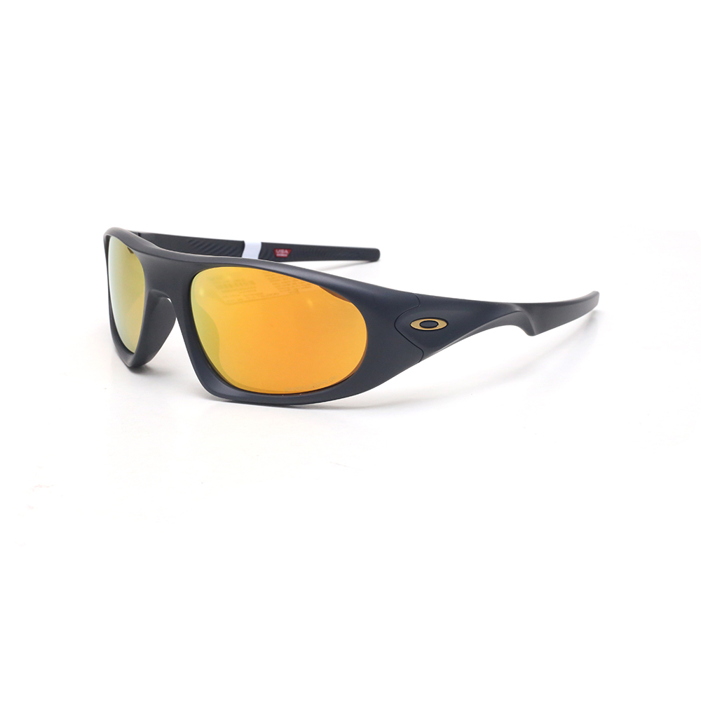 Kính mát Oakley OO9528 06
